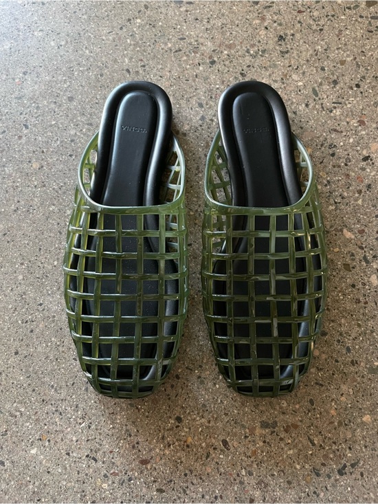 Vince Shoes - Vince Barcelona Jelly Sandals Chive Green Size 7 Slip On